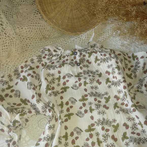 Charming Cream Floral Kids Dress - Picture 4 of 11